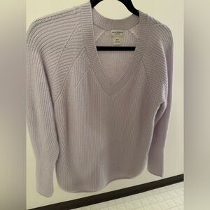 Club Monaco Women's Light Purple V-Neck Cashmere Sweater